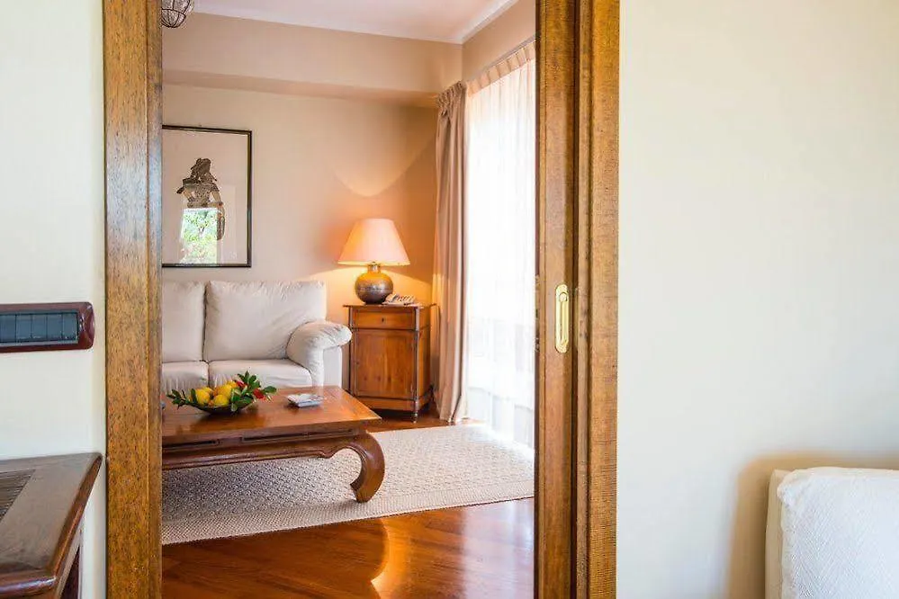 Hotel Simius Playa Villasimius 4*,