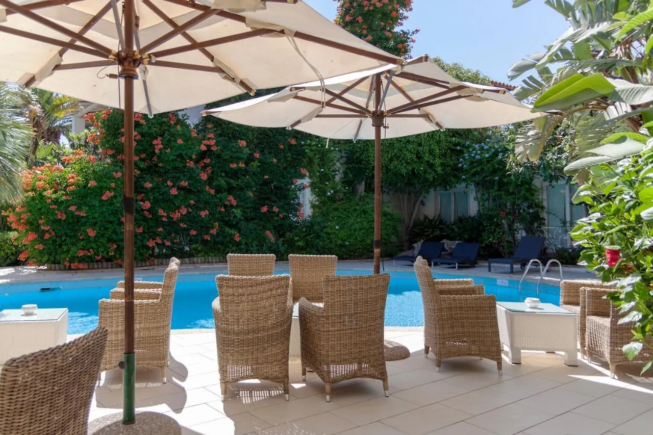 Hotel Simius Playa Villasimius 4*,